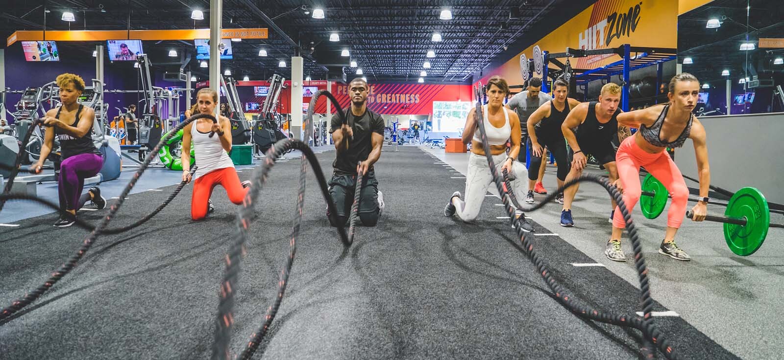 people in accelerate hiit class at crunch fitness